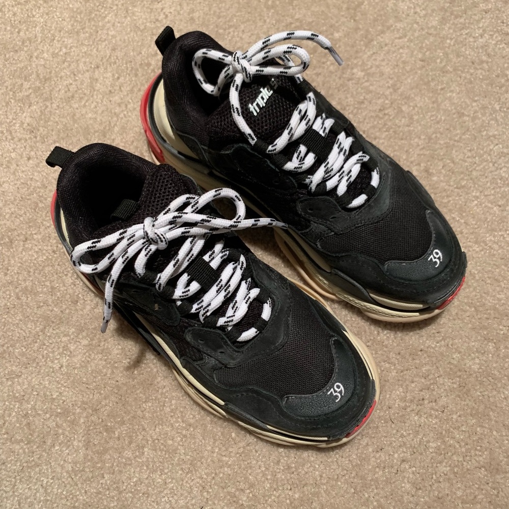 Balenciaga triple S black size 39